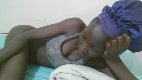 empress_ivy1 online show from 04-19-26, 02:00