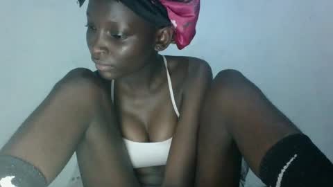 Snapshot of empress_ivy1 chatting on 07-02-26, 06:36 empress_ivy1 online show from 07-02-26, 06:36