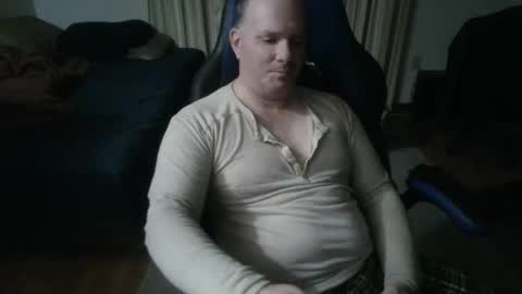 Snapshot of emsguy1 chatting on 04-11-26, 05:45 Matt online show from 04-11-26, 05:45