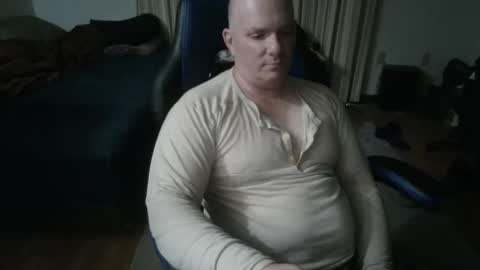 Snapshot of emsguy1 chatting on 04-18-26, 02:59 Matt online show from 04-18-26, 02:59