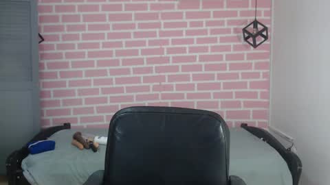 Emy online show from 01-24-25, 10:08