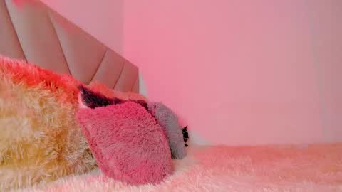 Snapshot of emy_colee chatting on 12-20-24, 01:11 Emy online show from 12-20-24, 01:11