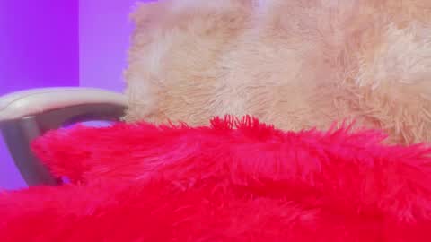 Snapshot of emy_colee chatting on 01-25-25, 11:34 Emy online show from 01-25-25, 11:34