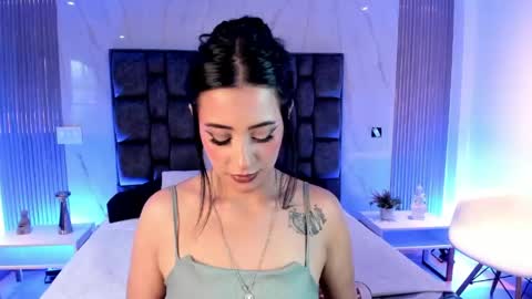 Snapshot of emy_fg chatting on 05-27-26, 07:44 Emy online show from 05-27-26, 07:44