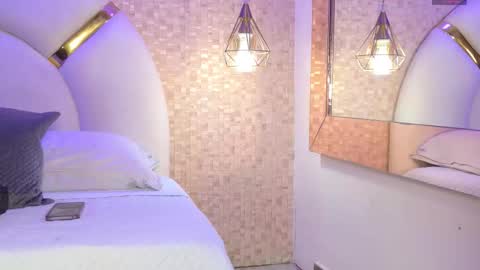 Snapshot of emy_rosse25 chatting on 10-27-25, 11:36 Emy  online show from 10-27-25, 11:36