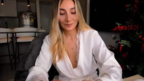 emyconneer online show from 12-10-24, 09:33