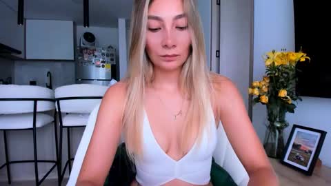 emyconneer online show from 01-08-25, 02:25