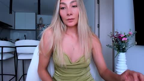 emyconneer online show from 01-10-25, 04:51