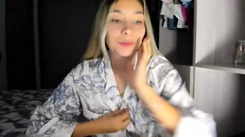 emyconneer online show from 02-10-25, 12:41