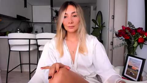 emyconneer online show from 02-17-25, 03:20