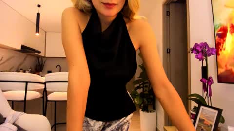 emyconneer online show from 03-01-25, 12:17