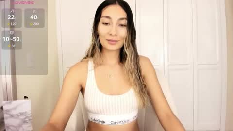 Snapshot of emyconneer chatting on 03-07-26, 07:00 emyconneer online show from 03-07-26, 07:00