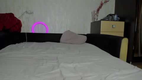 Snapshot of emydeliro chatting on 06-24-26, 04:06 emydeliro online show from 06-24-26, 04:06