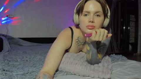 Snapshot of emydeliro chatting on 07-21-26, 08:00 emydeliro online show from 07-21-26, 08:00