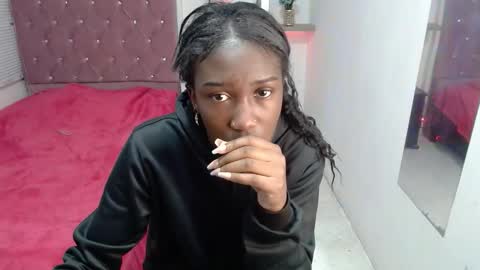 Snapshot of emyfuckhard chatting on 10-29-25, 12:18 emyfuckhard online show from 10-29-25, 12:18