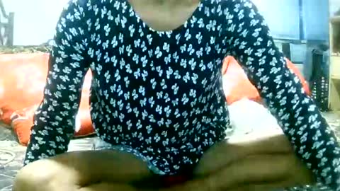 Snapshot of encantadats chatting on 11-09-25, 10:41 CHUN LY online show from 11-09-25, 10:41