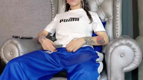 Snapshot of enchantressqueen chatting on 10-19-25, 03:56 EnchantressQueen online show from 10-19-25, 03:56