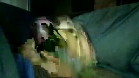 encormoi online show from 12-22-25, 08:33