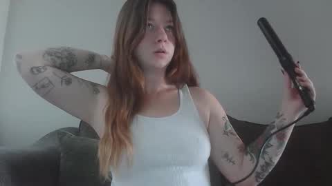 Snapshot of endlesslyevie chatting on 10-16-25, 07:15 endlessly evie online show from 10-16-25, 07:15