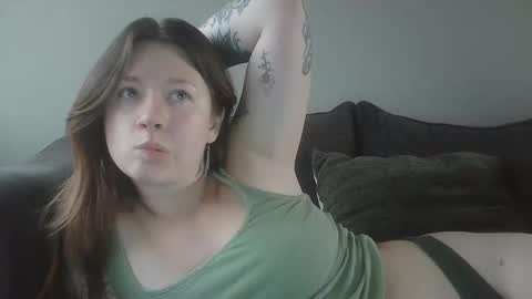 Snapshot of endlesslyevie chatting on 10-17-25, 08:11 endlessly evie online show from 10-17-25, 08:11