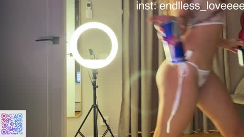 Snapshot of endlessmia chatting on 02-16-26, 02:07 Mia online show from 02-16-26, 02:07