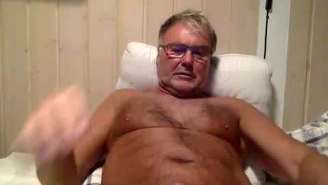 Snapshot of endurado chatting on 10-15-25, 08:20 endurado online show from 10-15-25, 08:20