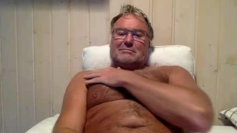 Snapshot of endurado chatting on 10-17-25, 06:49 endurado online show from 10-17-25, 06:49