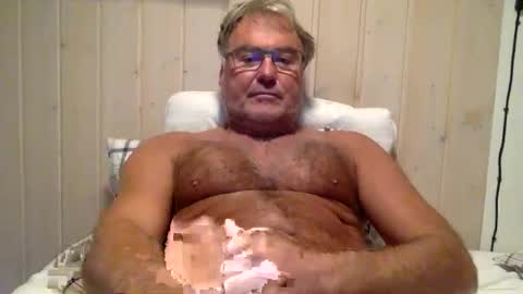 Snapshot of endurado chatting on 10-25-25, 06:43 endurado online show from 10-25-25, 06:43