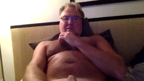 Snapshot of endurado chatting on 10-28-25, 10:45 endurado online show from 10-28-25, 10:45