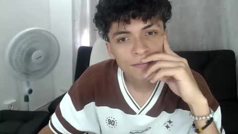 Snapshot of energy_lover_137 chatting on 01-11-26, 04:56 Bunny online show from 01-11-26, 04:56