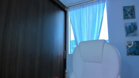 Snapshot of engel_brunet chatting on 09-23-25, 08:45 juliana online show from 09-23-25, 08:45