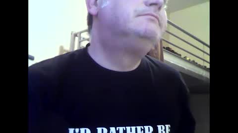 Snapshot of englishguysurrey chatting on 02-15-26, 07:27 englishguysurrey online show from 02-15-26, 07:27