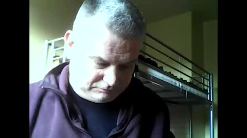 Snapshot of englishguysurrey chatting on 02-22-26, 02:04 englishguysurrey online show from 02-22-26, 02:04