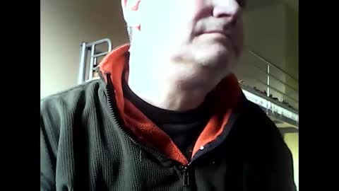 Snapshot of englishguysurrey chatting on 03-05-26, 04:03 englishguysurrey online show from 03-05-26, 04:03