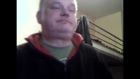 Snapshot of englishguysurrey chatting on 03-15-26, 06:47 englishguysurrey online show from 03-15-26, 06:47