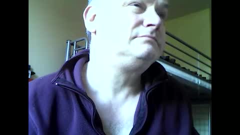 Snapshot of englishguysurrey chatting on 03-17-26, 09:34 englishguysurrey online show from 03-17-26, 09:34