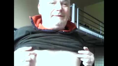 Snapshot of englishguysurrey chatting on 03-27-26, 07:36 englishguysurrey online show from 03-27-26, 07:36