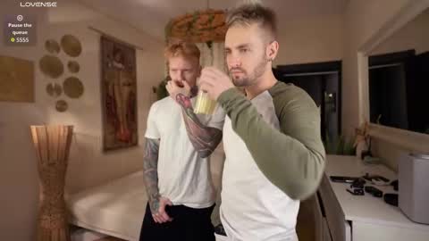 Snapshot of enjohnny chatting on 10-07-25, 05:21 Johnny online show from 10-07-25, 05:21