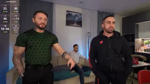 Snapshot of enjohnny chatting on 10-26-25, 04:24 Johnny online show from 10-26-25, 04:24