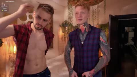 Snapshot of enjohnny chatting on 10-27-25, 05:39 Johnny online show from 10-27-25, 05:39