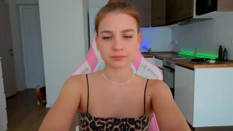 Snapshot of enjoyeverymoment_ chatting on 03-27-26, 09:21 enjoyeverymoment_ online show from 03-27-26, 09:21