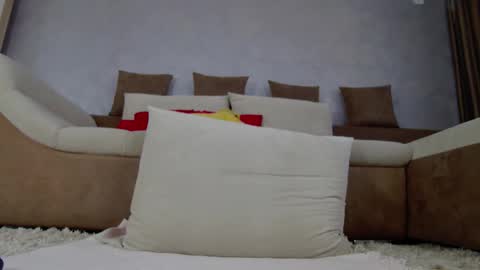 Snapshot of ennakymm chatting on 03-25-26, 06:52 Enna online show from 03-25-26, 06:52