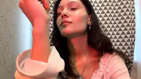 Snapshot of enolakuehnert chatting on 06-16-26, 02:30 LIza online show from 06-16-26, 02:30