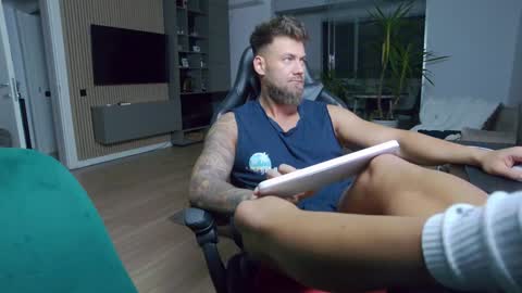 Erik online show from 12-10-24, 06:38