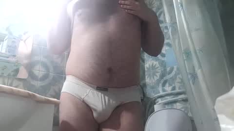 Snapshot of enrique696912345 chatting on 04-05-26, 01:03 enrique696912345 online show from 04-05-26, 01:03