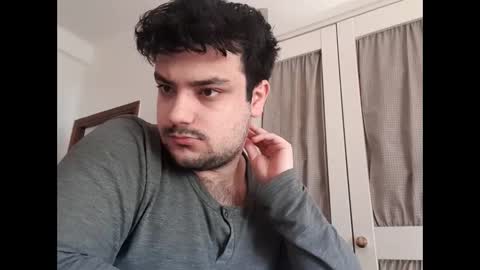 Snapshot of enrique696912345 chatting on 04-06-26, 01:23 enrique696912345 online show from 04-06-26, 01:23