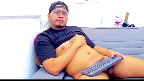 Snapshot of enrique_villa23 chatting on 01-02-25, 05:50 enrique online show from 01-02-25, 05:50