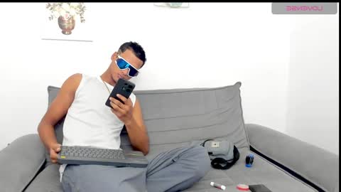 Snapshot of enrique_villa23 chatting on 01-05-25, 03:45 enrique online show from 01-05-25, 03:45