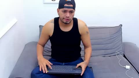 Snapshot of enrique_villa23 chatting on 01-07-25, 06:14 enrique online show from 01-07-25, 06:14