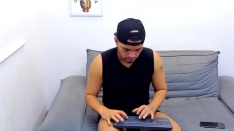 Snapshot of enrique_villa23 chatting on 01-13-25, 04:50 enrique online show from 01-13-25, 04:50